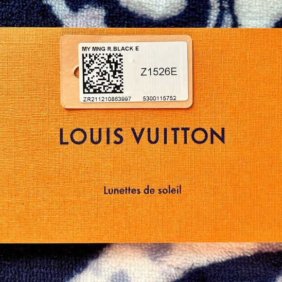 LOUIS VUITTON MY MONOGRAM ROUND SUNGLASSES - Picture 5 of 5